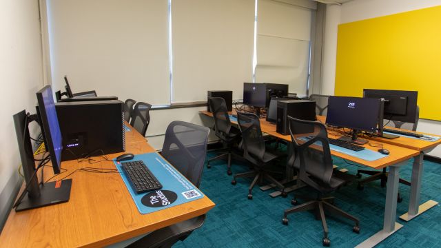 The Gaming & VR Studio features six workstations in its entrance lab.