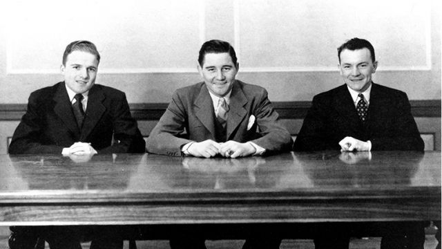 Bill Friday (center), senior class president, 1941