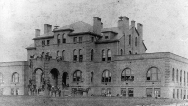Alexander Q. Holladay, faculty, and the first freshman class in front of Main Building (later Holladay Hall), 1890