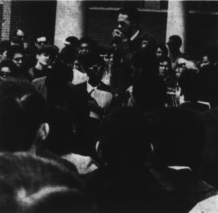NAEU's Eddie Davis at a rally, 28 Mar. 1969.  Photo by Jim Barker.