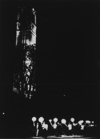 Protestors pass the Bell Tower en route to the Chancellors Residence, 14 Apr. 1969